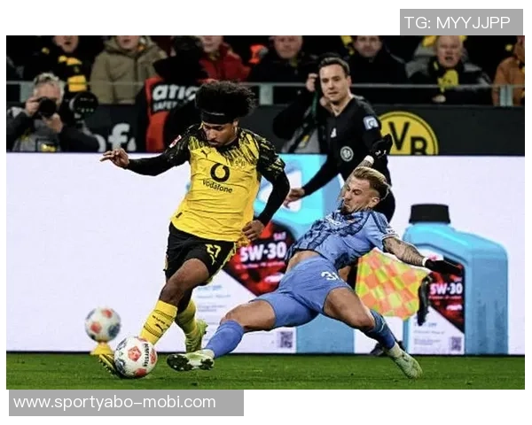 阿德耶米替换时摔水瓶引发争议科瓦奇回应称没有必要